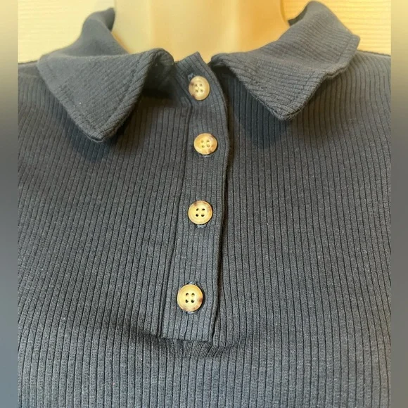 Altar’d State Navy Women’s Medium Collared Cropped Short Sleeve‎ Polo Shirt - Picture 5 of 9